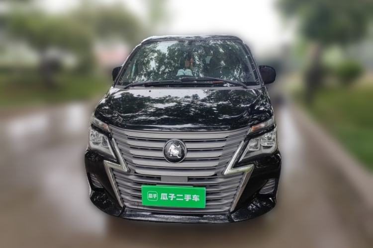 Used FORTHING Lingzhi 2022 Striving Version M5L 1.6L Base Model 9-Seater Front