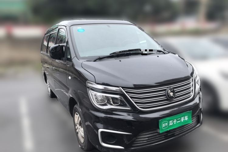 Used FORTHING Lingzhi 2022 M5L 2.0L Utility Model 7 Seats Front Right 45 Deg