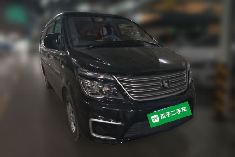 Used FORTHING Lingzhi 2022 M5L 1.6L Utility Model 7 Seats Front Right 45 Deg