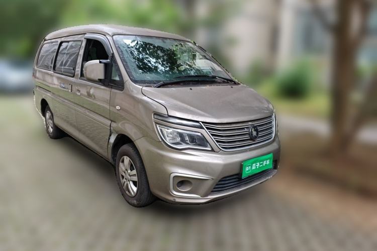 Used FORTHING Lingzhi 2022 M5L 1.6L Utility Model 7 Seats Front Right 45 Deg