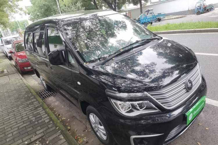 Used FORTHING Lingzhi 2022 M5L 1.6L Utility Model 7 Seats Front Right 45 Deg