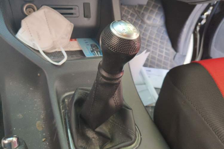 Used FORTHING Lingzhi 2022 M5L 1.6L Utility Model 7 Seats Gear Lever