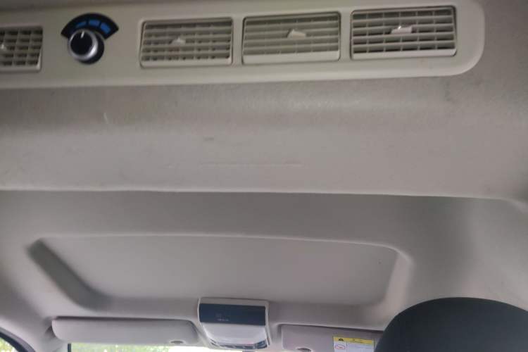 Used FORTHING Lingzhi 2022 Striving Version M5L 2.0L Luxury 7-Seater Headliner