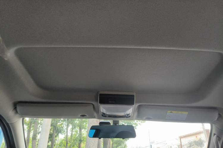 Used FORTHING Lingzhi 2022 Striving Version M5L 1.6L Luxury 7-Seater Headliner