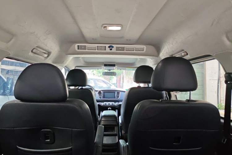 Used FORTHING Lingzhi 2022 Striving Version M5L 1.6L Luxury 7-Seater Headliner