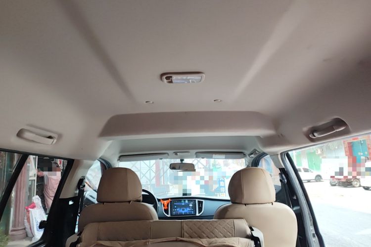 Used FORTHING Lingzhi 2022 M5 1.6L Practical 7-Seater Headliner