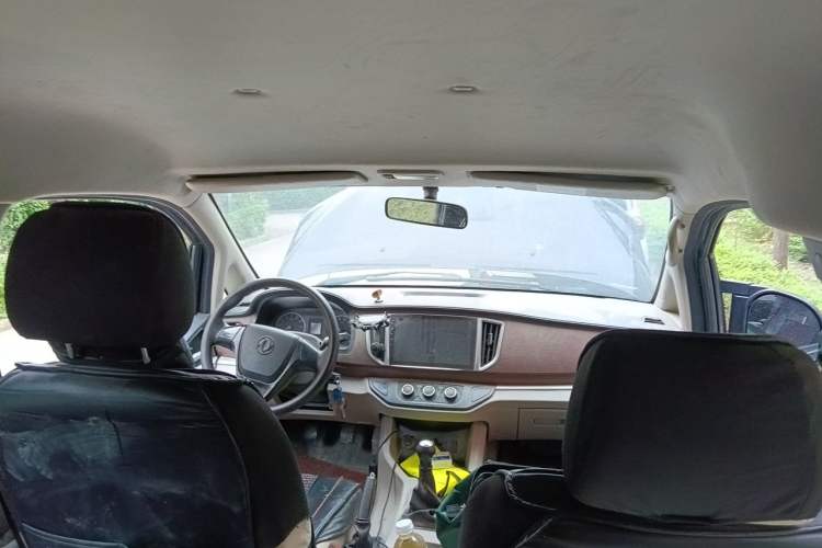 Used FORTHING Lingzhi 2022 M5L 1.6L Utility Model 7 Seats Headliner