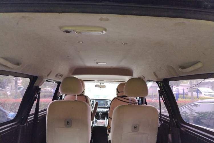 Used FORTHING Lingzhi 2022 M5L 1.6L Utility Model 7 Seats Headliner