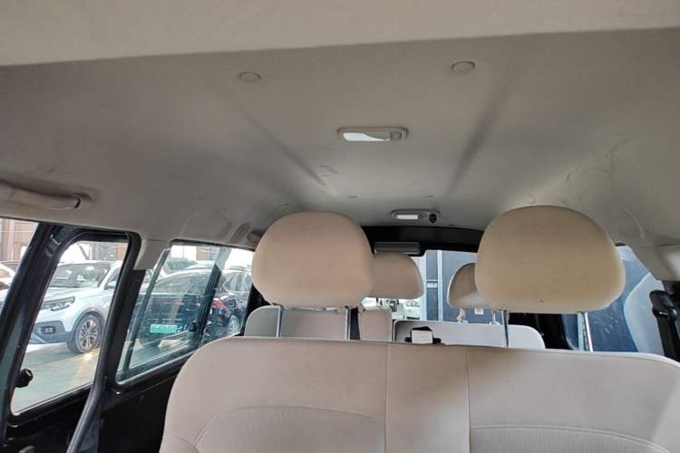Used FORTHING Lingzhi 2022 M5L 1.6L Utility Model 7 Seats Headliner