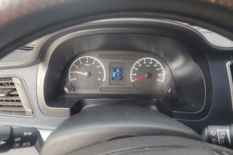 Used FORTHING Lingzhi 2022 M5L 1.6L Utility Model 7 Seats Instrument Cluster