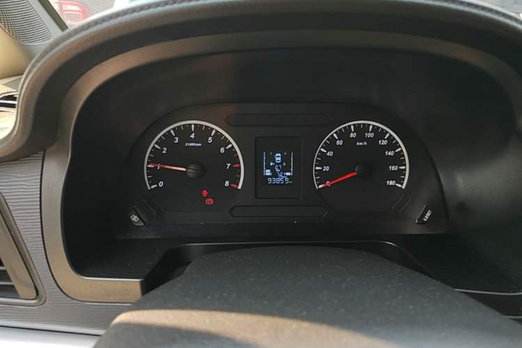Used FORTHING Lingzhi 2022 M5L 1.6L Utility Model 7 Seats Instrument Cluster