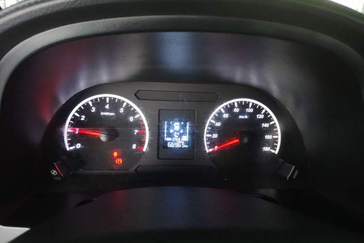 Used FORTHING Lingzhi 2022 Striving Version M5L 1.6L Base Model 7 Seats Instrument Cluster