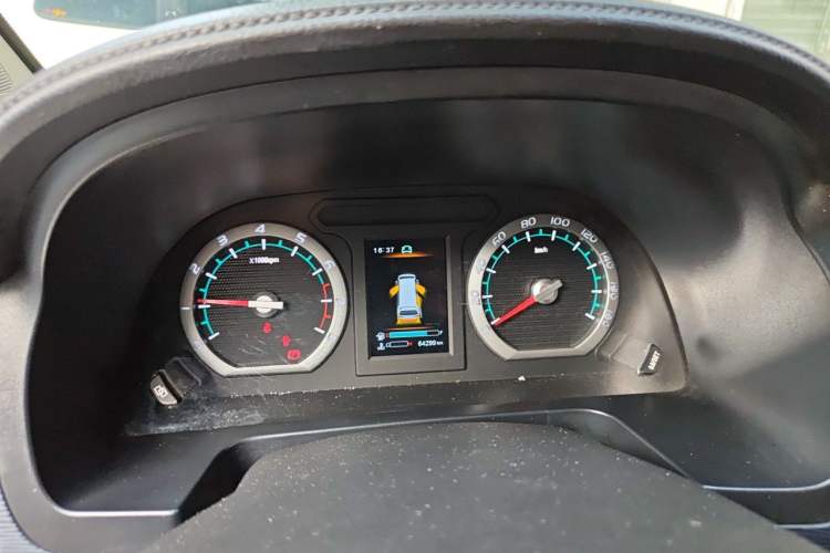 Used FORTHING Lingzhi 2022 Striving Version M5L 1.6L Luxury 7-Seater Instrument Cluster