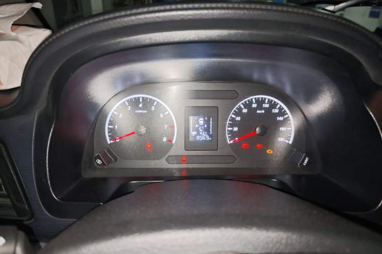 Used FORTHING Lingzhi 2022 M5L 1.6L Utility Model 7 Seats Instrument Cluster
