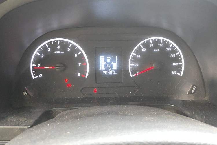Used FORTHING Lingzhi 2022 M5 1.6L Practical Model 5 Seats Instrument Cluster