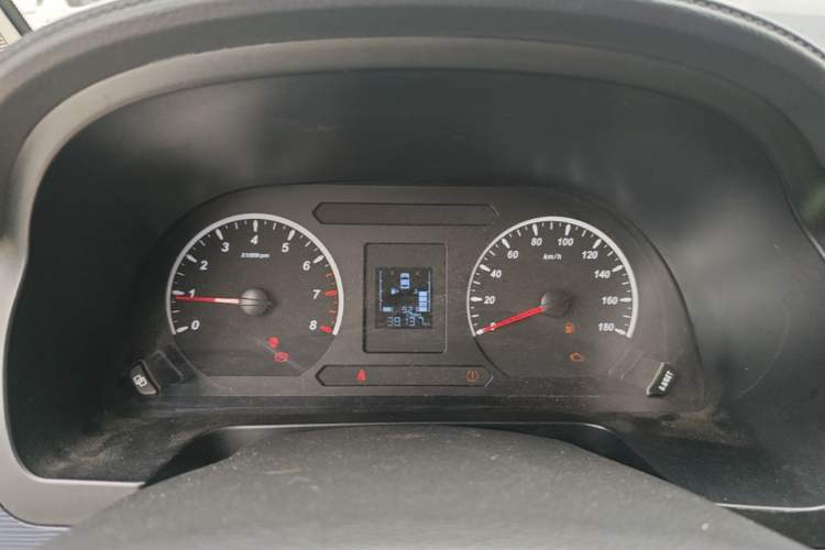 Used FORTHING Lingzhi 2022 M5L 1.6L Utility Model 7 Seats Instrument Cluster