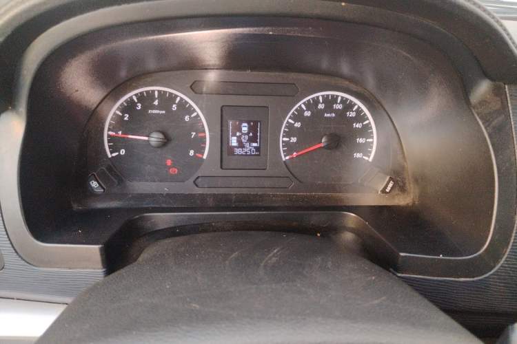 Used FORTHING Lingzhi 2022 M5 1.6L Practical Model 5 Seats Instrument Cluster