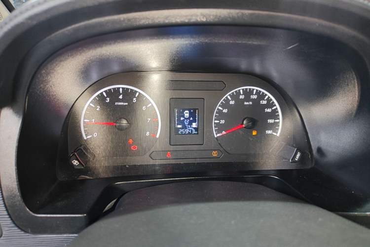 Used FORTHING Lingzhi 2022 M5L 1.6L Utility Model 7 Seats Instrument Cluster