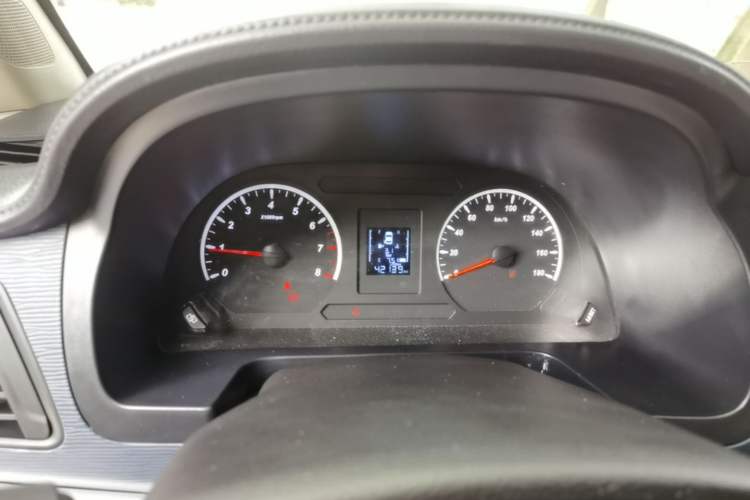 Used FORTHING Lingzhi 2022 M5L 1.6L Utility Model 7 Seats Instrument Cluster