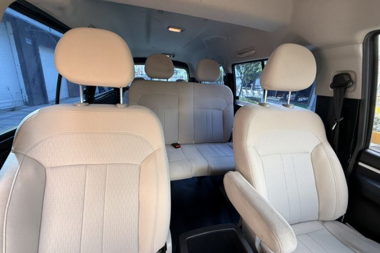 Used FORTHING Lingzhi 2022 M5L 1.6L Utility Model 7 Seats Interior 1