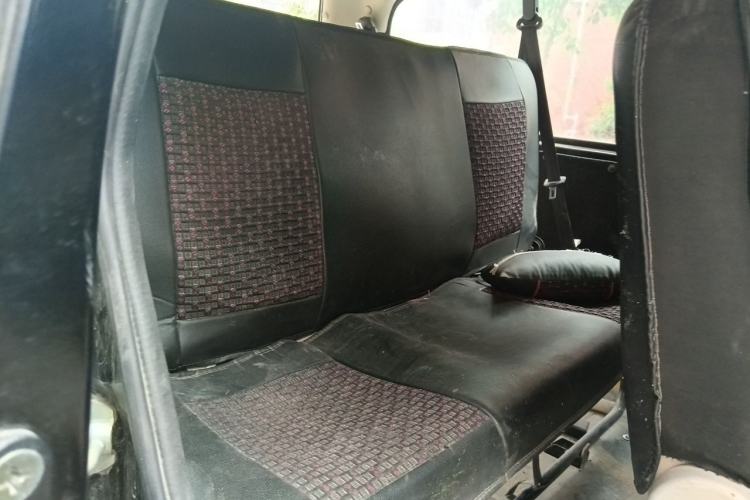 Used FORTHING Lingzhi 2022 M5L 1.6L Utility Model 7 Seats Interior 4