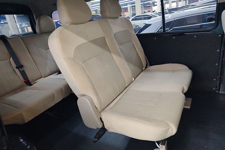 Used FORTHING Lingzhi 2022 M5L 1.6L Utility Model 7 Seats Interior 4
