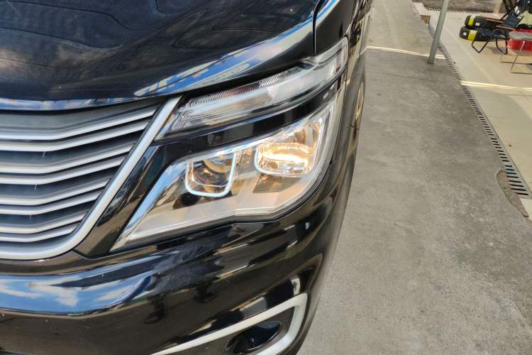 Used FORTHING Lingzhi 2022 M5 1.6L Practical Model 5 Seats Left Front Headlight