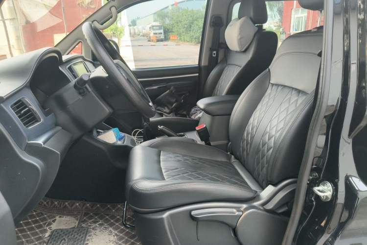 Used FORTHING Lingzhi 2022 Striving Version M5L 1.6L Luxury 7-Seater Left Front Seat