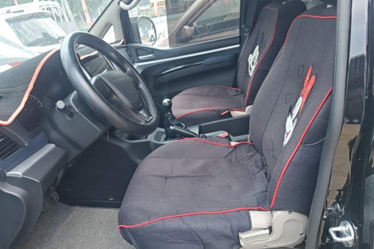 Used FORTHING Lingzhi 2022 M5 1.6L Practical Model 5 Seats Left Front Seat