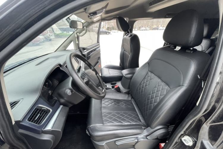Used FORTHING Lingzhi 2022 Striving Version M5L 1.6L Luxury 7-Seater Left Front Seat