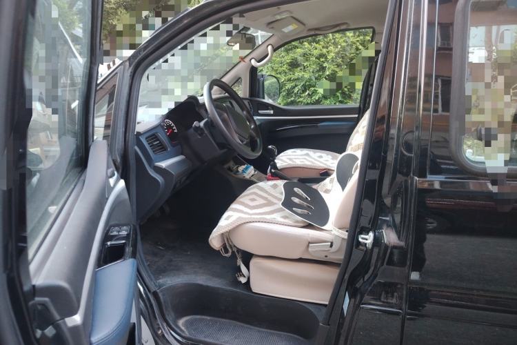 Used FORTHING Lingzhi 2022 M5L 2.0L Utility Model 7 Seats Left Front Seat
