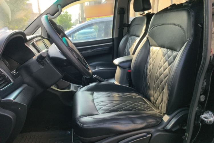 Used FORTHING Lingzhi 2022 Entry-Level M5 1.6L Luxury Version 7 Seats Left Front Seat