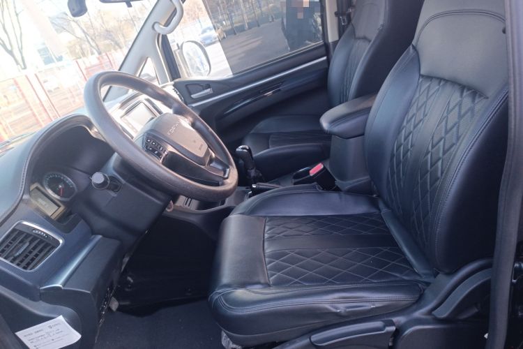 Used FORTHING Lingzhi 2022 Striving Version M5L 1.6L Luxury 7-Seater Left Front Seat