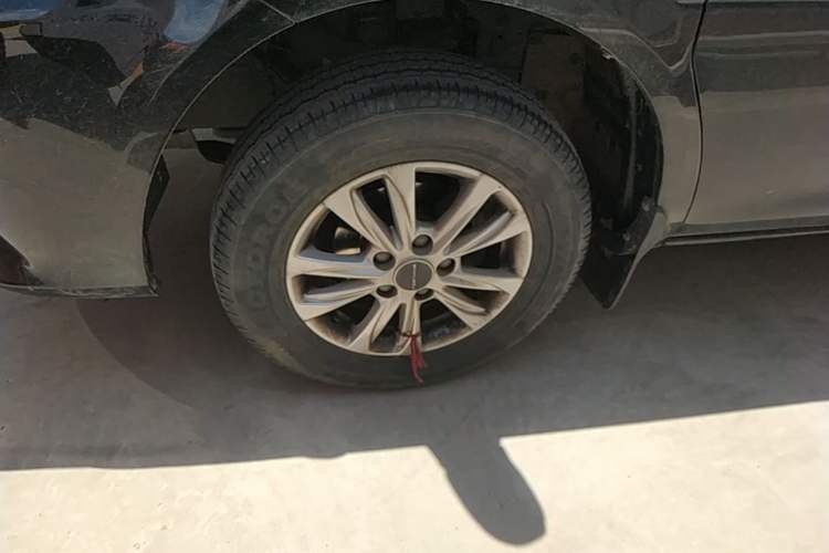 Used FORTHING Lingzhi 2022 Striving Version M5L 1.6L Luxury 7-Seater Left Front Wheel Hub