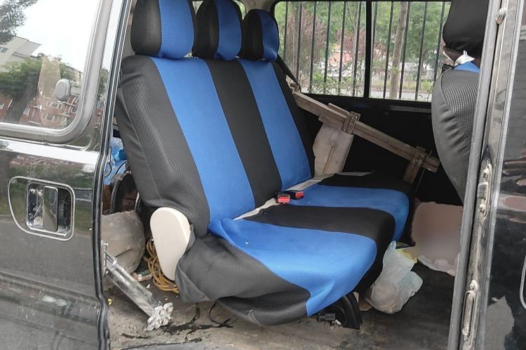 Used FORTHING Lingzhi 2022 M5 1.6L Practical Model 5 Seats Left Rear Seat