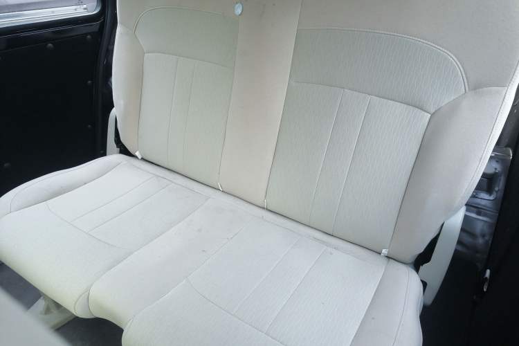 Used FORTHING Lingzhi 2022 M5 1.6L Practical 7-Seater Left Rear Seat