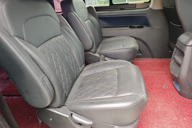 Used FORTHING Lingzhi 2022 Striving Version M5L 1.6L Luxury 7-Seater Left Rear Seat