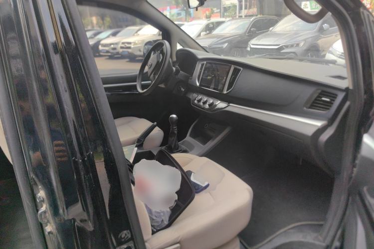 Used FORTHING Lingzhi 2022 M5 1.6L Practical Model 5 Seats Left Rear Seat