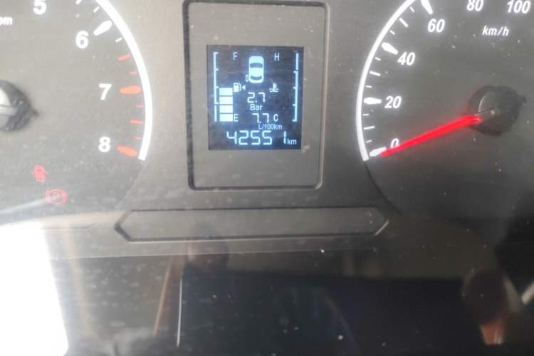 Used FORTHING Lingzhi 2022 M5L 1.6L Utility Model 7 Seats Odometer Close Up