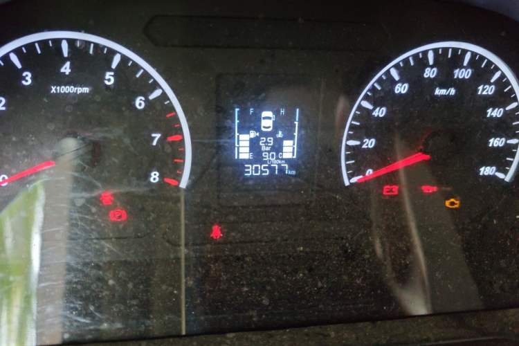 Used FORTHING Lingzhi 2022 M5L 1.6L Utility Model 7 Seats Odometer Close Up