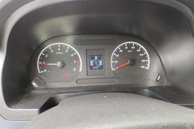Used FORTHING Lingzhi 2022 M5 1.6L Practical Model 5 Seats Odometer Close Up