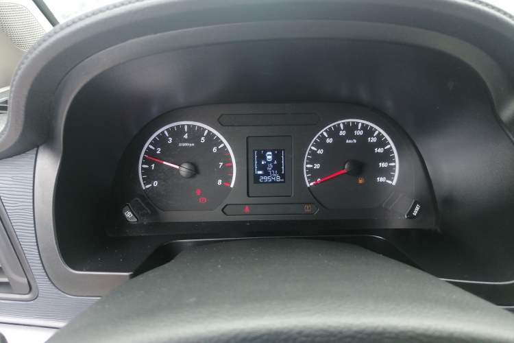 Used FORTHING Lingzhi 2022 M5 1.6L Practical 7-Seater Odometer Close Up
