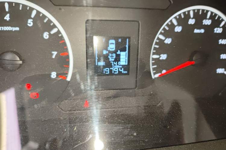 Used FORTHING Lingzhi 2022 M5 1.6L Practical 7-Seater Odometer Close Up