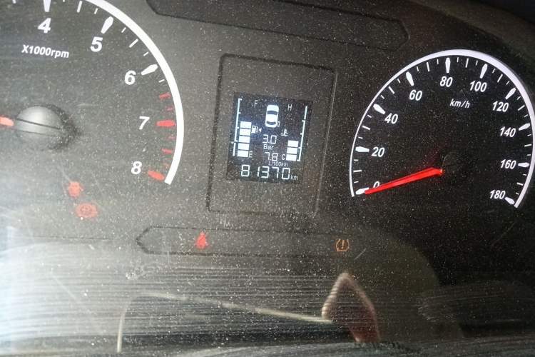 Used FORTHING Lingzhi 2022 M5L 1.6L Utility Model 7 Seats Odometer Close Up