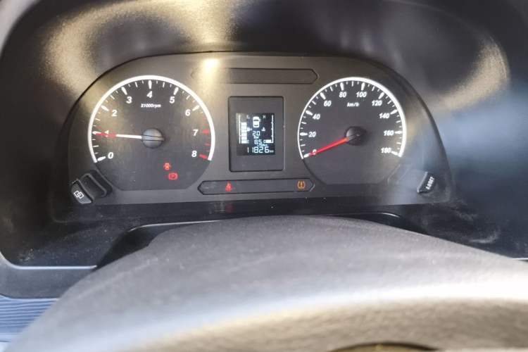 Used FORTHING Lingzhi 2022 M5 1.6L Practical 7-Seater Odometer Close Up