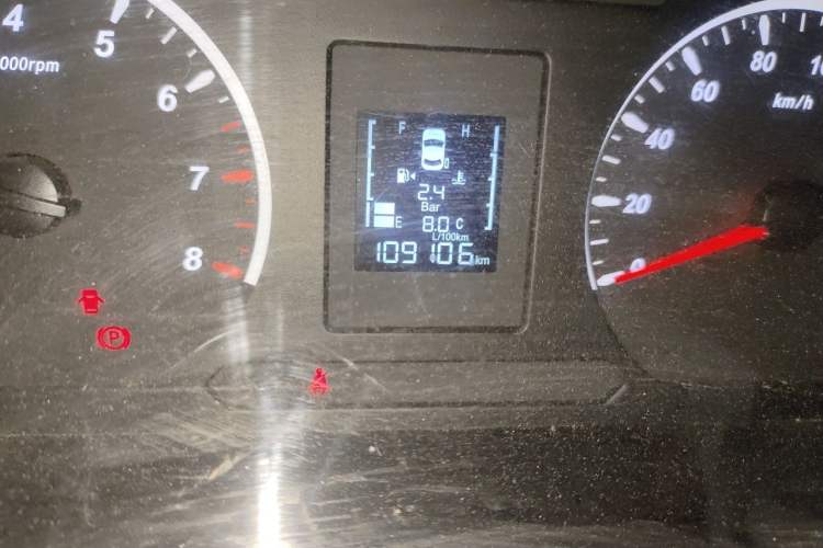 Used FORTHING Lingzhi 2022 M5L 1.6L Utility Model 7 Seats Odometer Close Up
