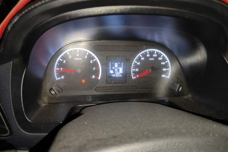 Used FORTHING Lingzhi 2022 M5L 1.6L Utility Model 7 Seats Odometer Close Up