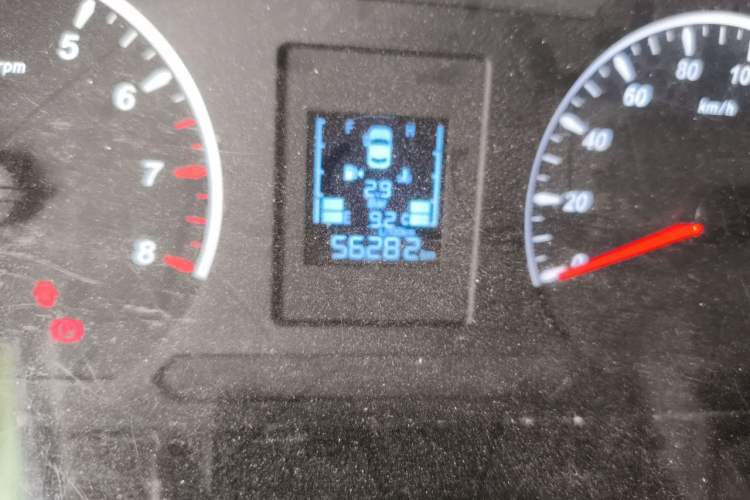 Used FORTHING Lingzhi 2022 M5L 1.6L Utility Model 7 Seats Odometer Close Up