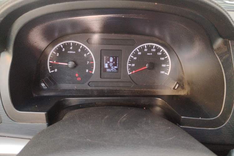 Used FORTHING Lingzhi 2022 M5 1.6L Practical Model 5 Seats Odometer Close Up
