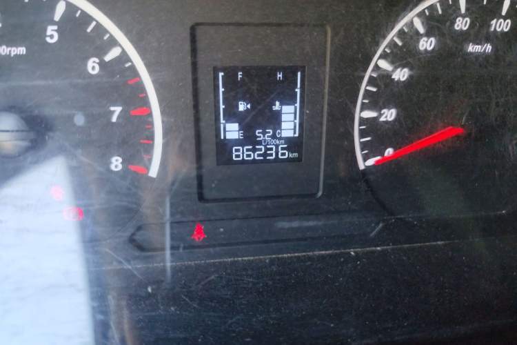 Used FORTHING Lingzhi 2022 V3 1.6L Base Model 2 Seats Odometer Close Up